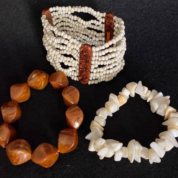 3 Piece Boho Eclectic Stone Bead Stretch Vtg Bracelets Neutrals Women's Size - Picture 8 of 13